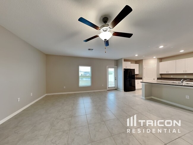 Building Photo - 4343 Unbridled Song Drive Ruskin FL