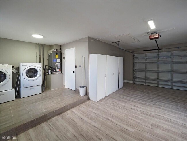 Building Photo - 3 br, 2 bath House - Guardian Estates