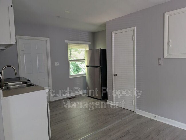 Building Photo - 3600 Morris Field Dr