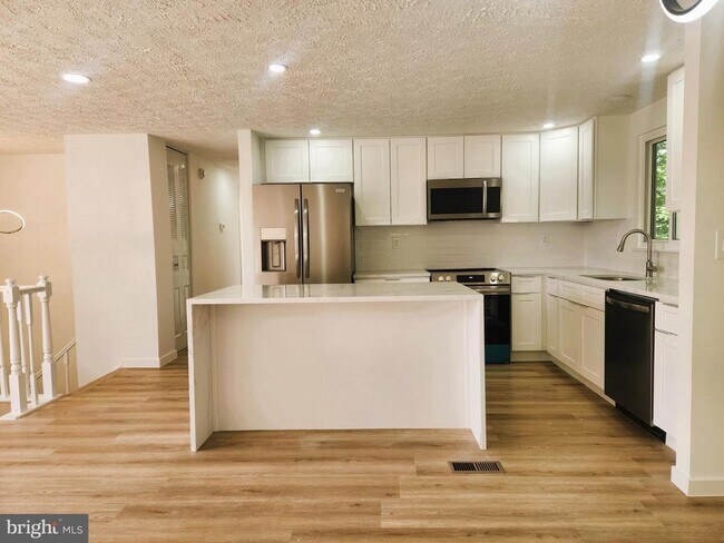 Foto del edificio - 543 Logan St