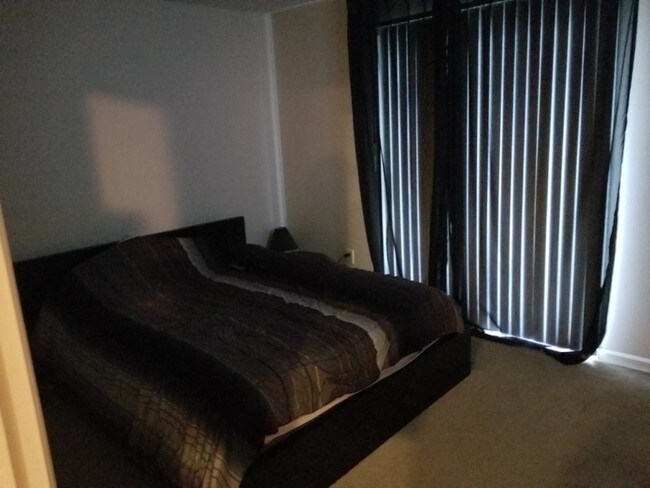 Foto del edificio - 5353 Stonemeadow Ave Apt#C