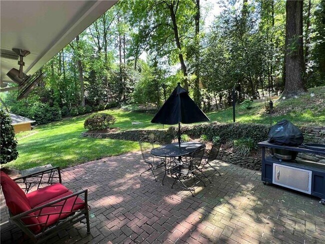 Building Photo - 42 Pine Lake Dr NW