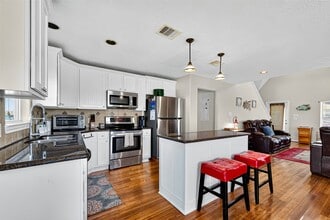 Building Photo - 16518 John Davis Rd Building Photo - 16518 John Davis Rd