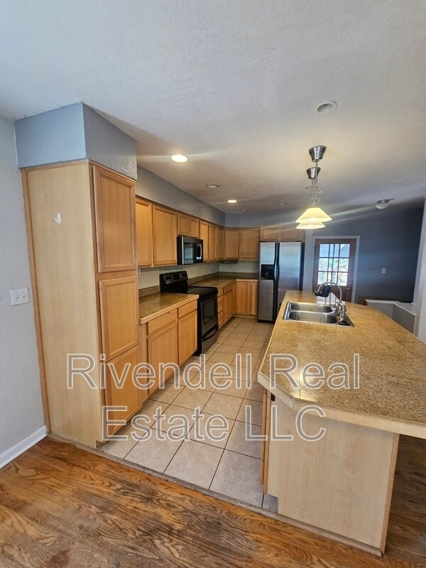 Foto del edificio - 2279 Kendall St