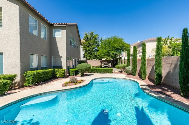 Building Photo - 8000 Del Rey Ave