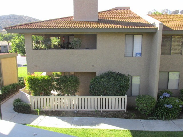 Primary Photo - 424 Arbor Lane Ct