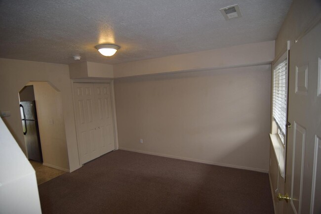 Building Photo - 1391 N 240 W