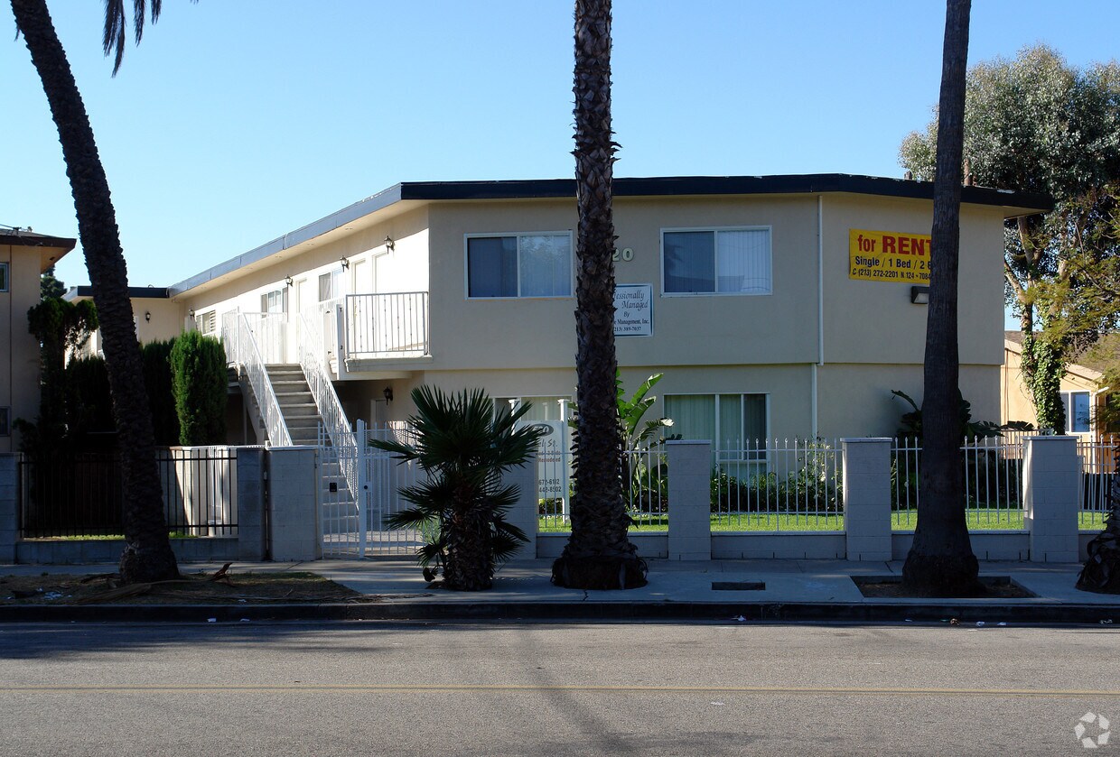Primary Photo - East Hazel Apartments