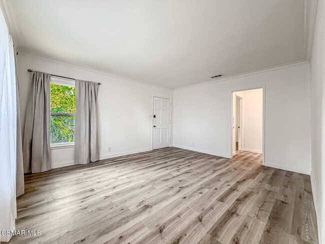 Building Photo - 5027 Cahuenga Blvd