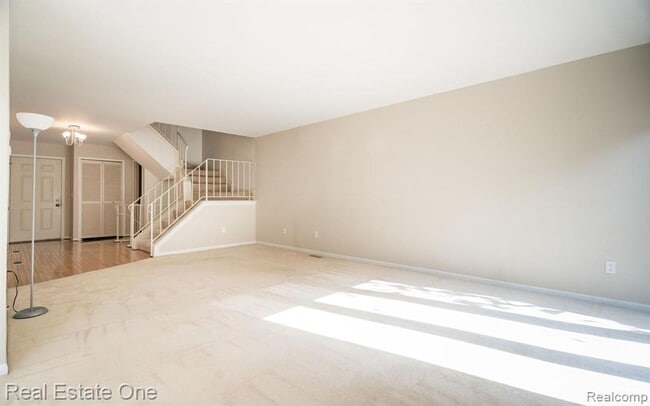 Foto del edificio - 1237 Oakwood Ct