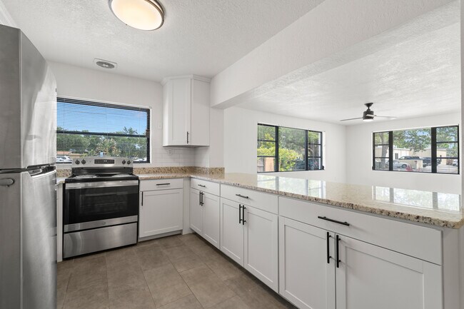 Foto del edificio - 919 16th Ave N
