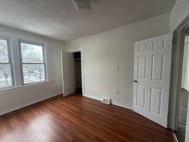 Building Photo - 57 Maltby St