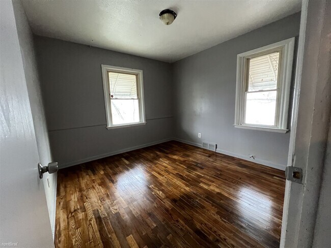 Foto del edificio - 3 br, 1 bath House - 964 Barney Ave