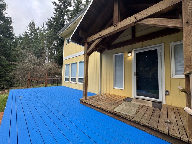Foto del edificio - Spacious 4-Bedroom Home on Bainbridge Island
