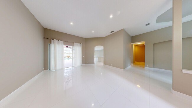 Foto del edificio - 4BD/3BA Single Family Home with Pool & Office/Den  ** Lawn Care & Pool Care Included **