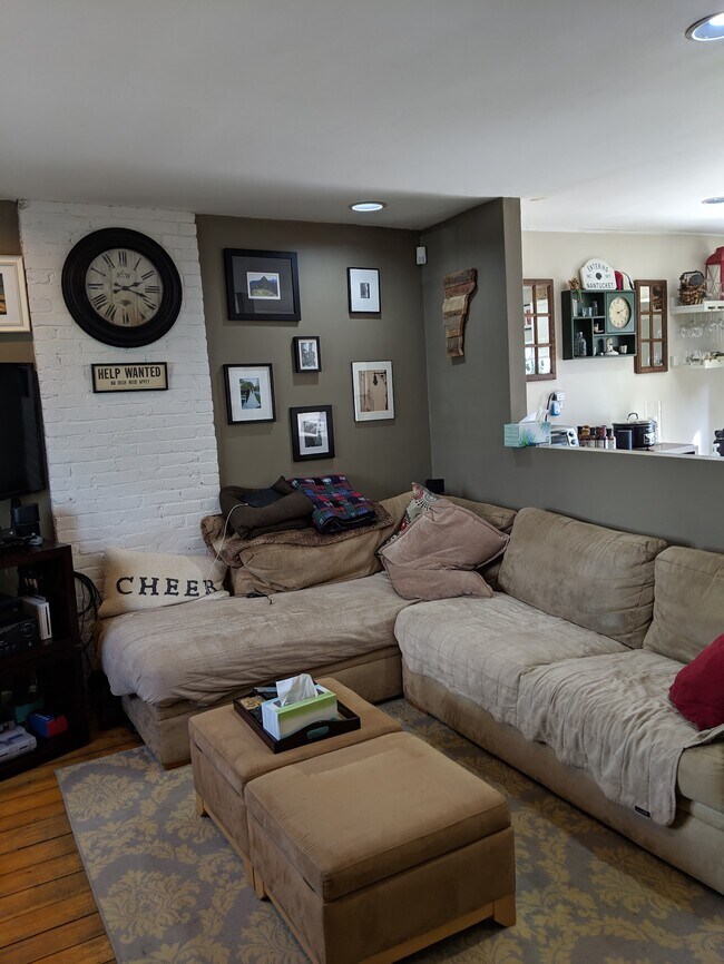 Foto del edificio - 569 E 3rd St