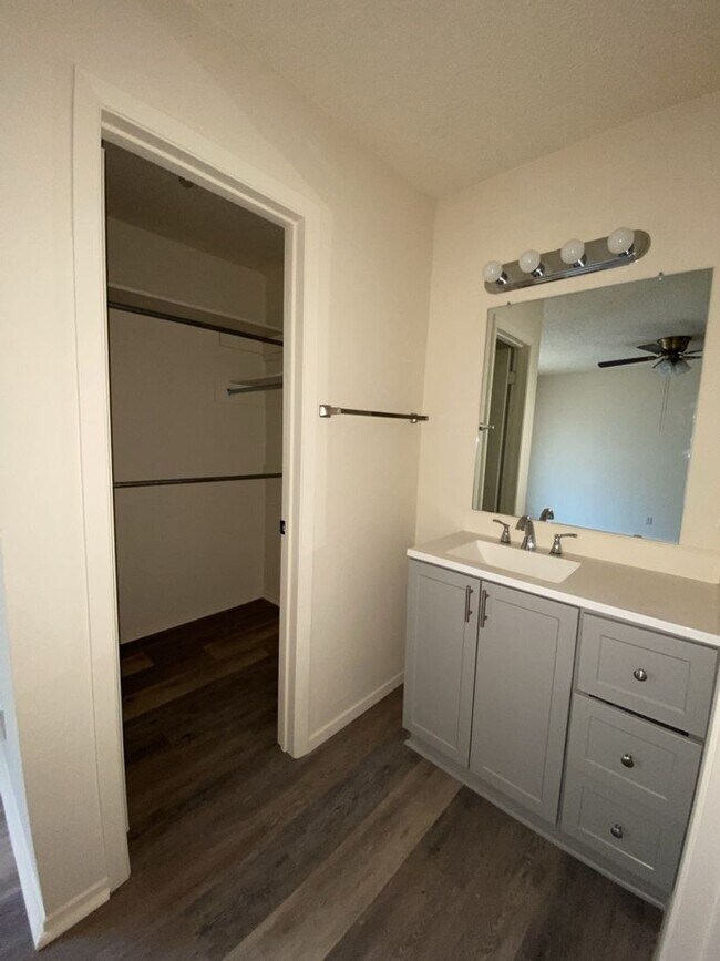 Foto del edificio - 3 bedroom home close to GAFB