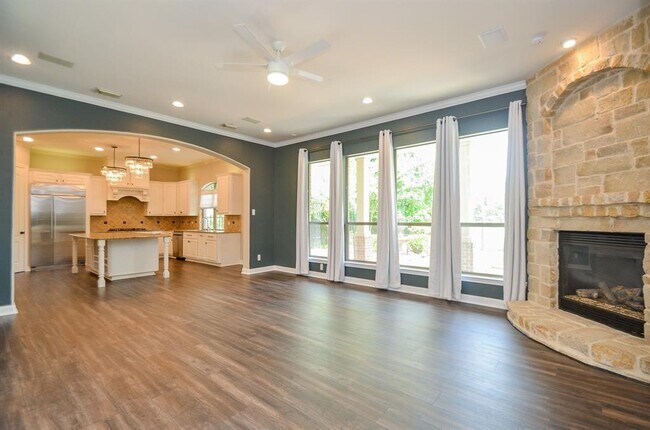 Building Photo - 42 N Knights Crossing Dr