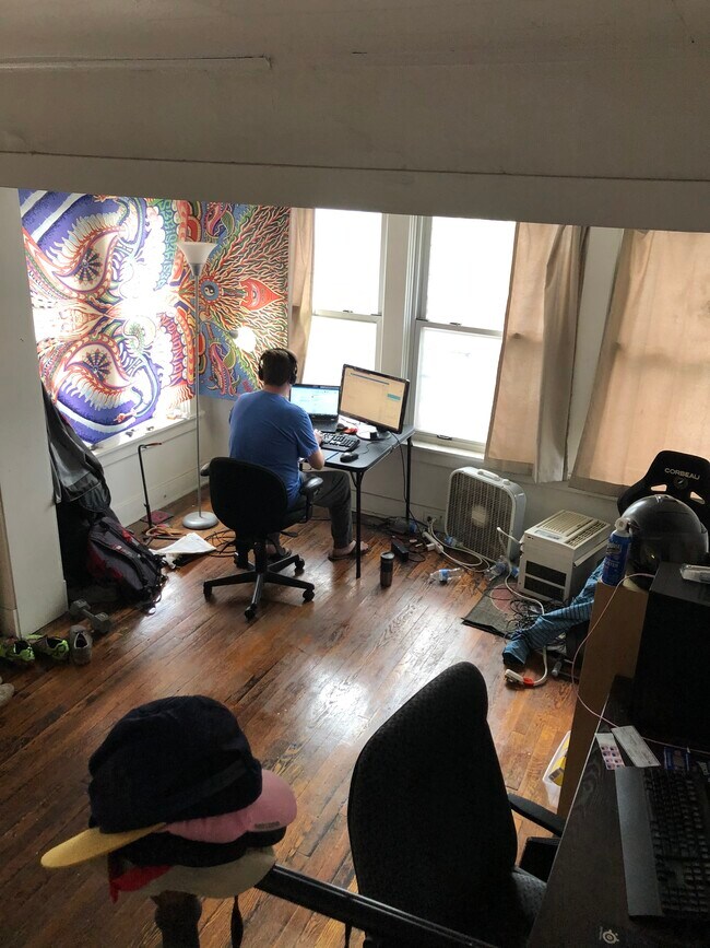 Foto del edificio - 503 S Graham St