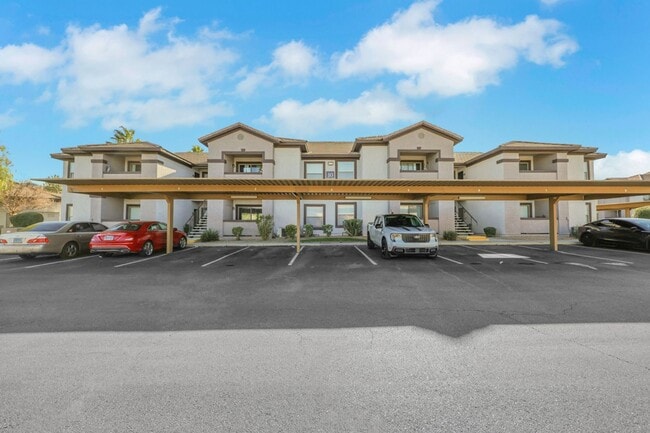 Building Photo - One bedroom condo in gated community