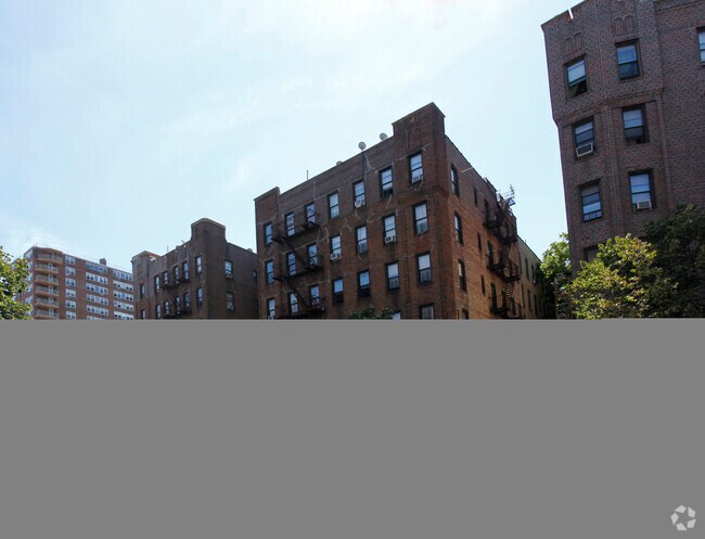 Primary Photo - 552-562 Flatbush Ave