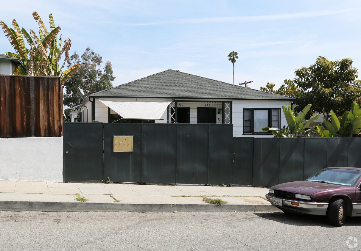 Primary Photo - 230 4th Ave