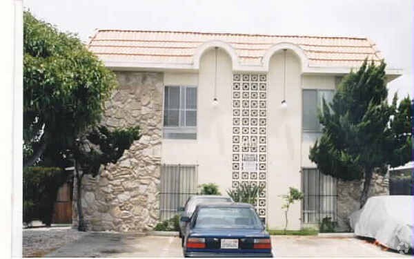 Building Photo - 4620 Hawley Blvd