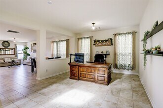 Building Photo - 5435 Castle Discordia St