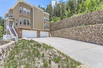 Building Photo - 688 Martin Dr