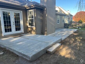 Building Photo - 2605 SE Winchester Dr