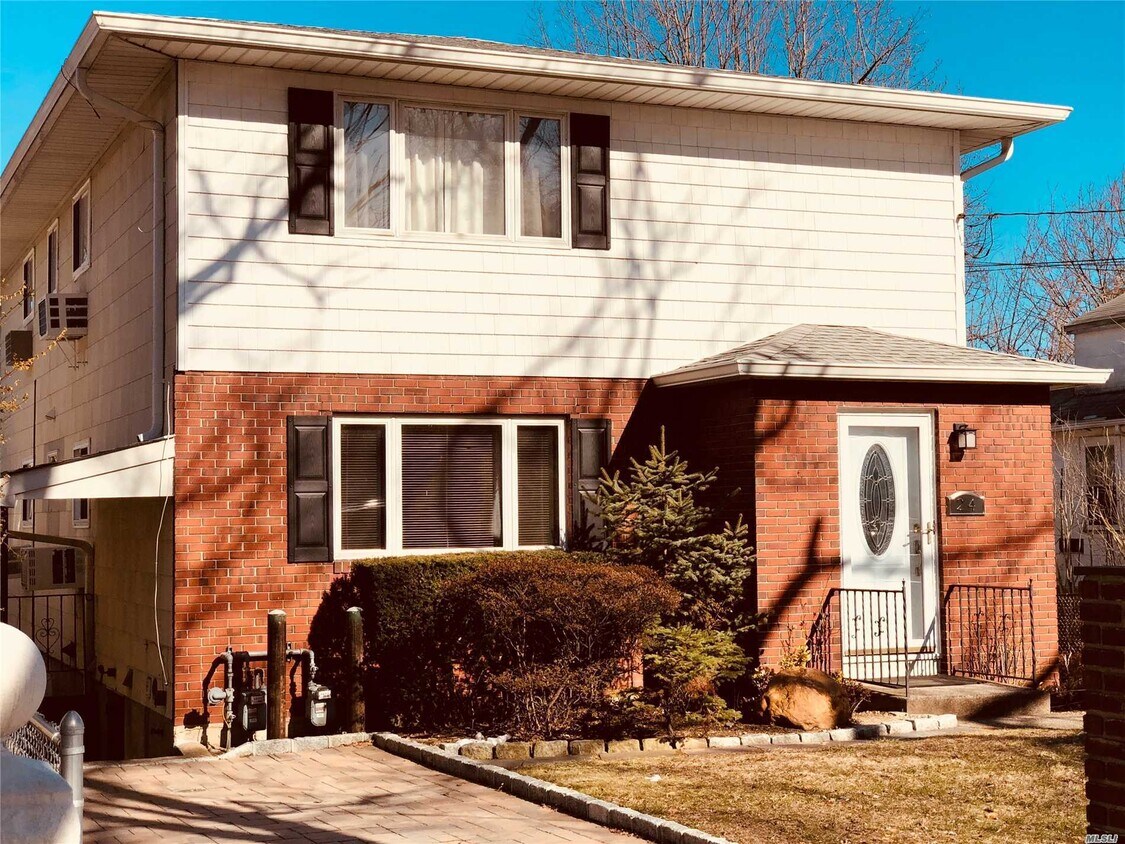 Foto principal - 24 Linwood Rd N