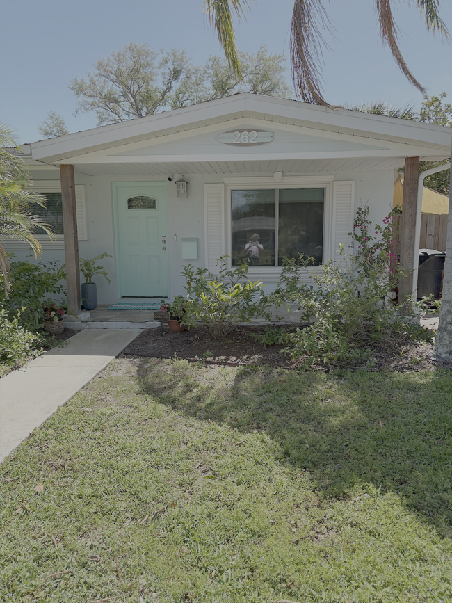 Building Photo - 262 43rd Ave NE