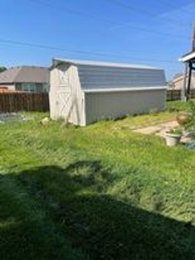 Primary Photo - 29th Ter with Shed