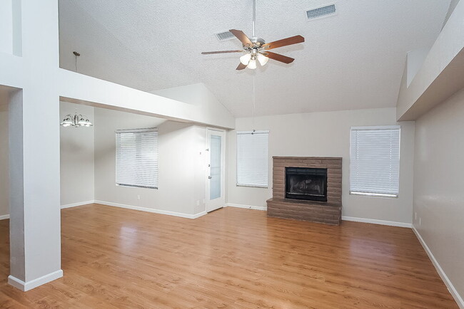 Building Photo - 827 Schooner Dr