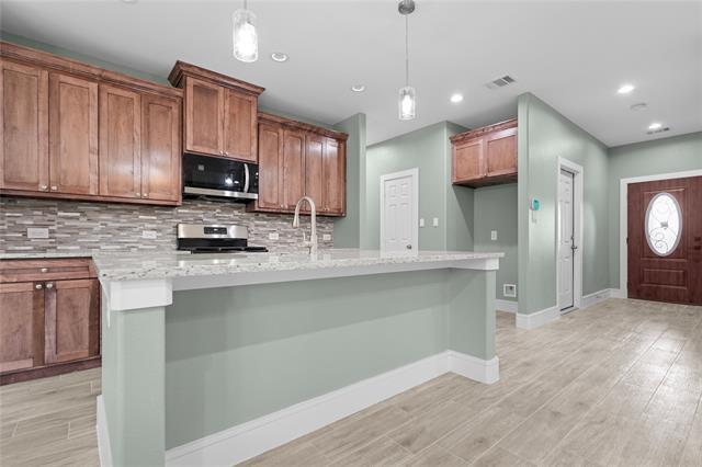 Foto del edificio - 205 W 11th St