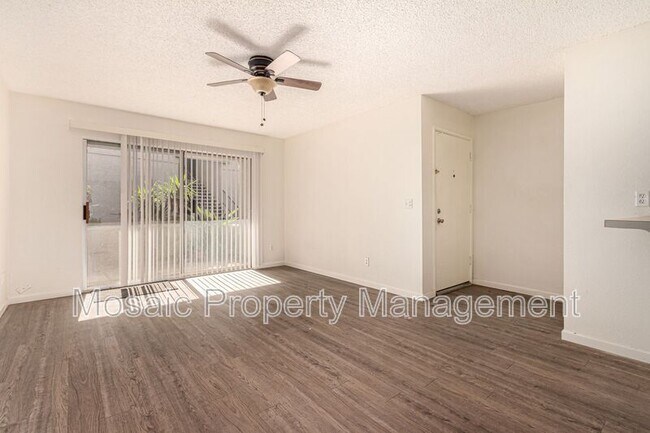 Foto del edificio - 4444 E Paradise Village Pkwy N