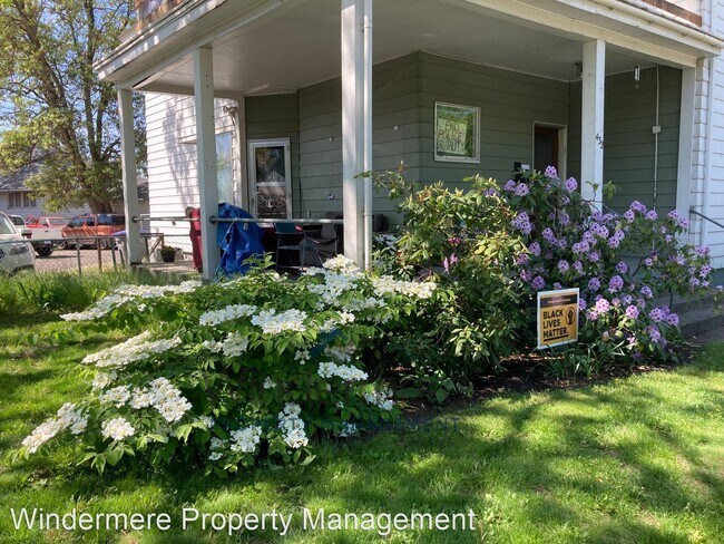 Foto del edificio - 6 br, 2 bath House - 432 E Alder Street