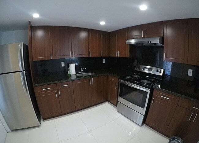 Totally updated kitchen - 9390 E Bay Harbor Dr