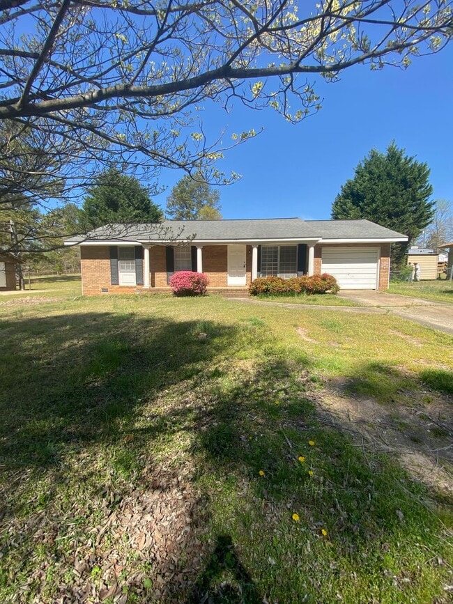 Photo - 197 Merlin Dr House
