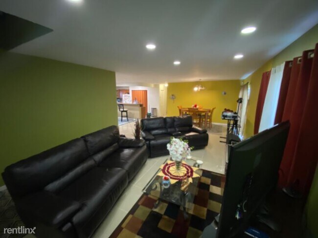 Foto del edificio - 3 br, 2 bath House - 29 AVE
