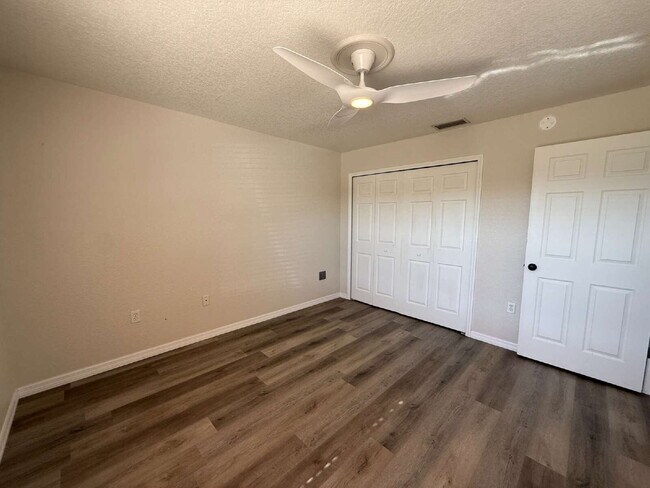 Foto del edificio - 3-bedroom, 2-bathroom