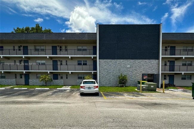Building Photo - 8060 Fairview Dr