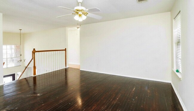 Foto del edificio - 16123 Cairngorm Ave