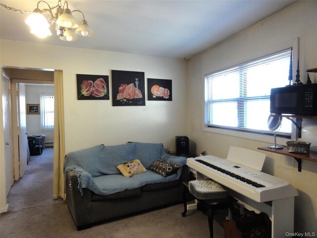 Building Photo - 902 S Lake Blvd