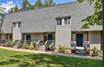 Building Photo - 301 Harbor Heights Dr
