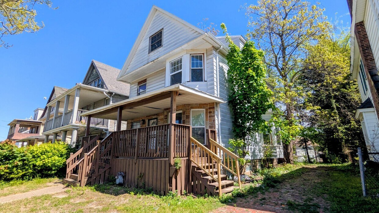 Building Photo - 735 Parkwood Dr