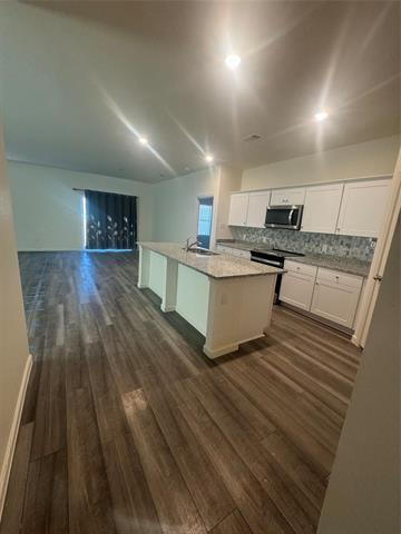 Foto del edificio - 8409 Hawkview Dr