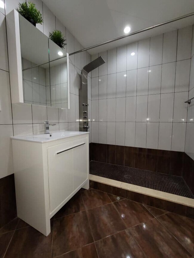 Foto del edificio - 3016 Brighton 5th St