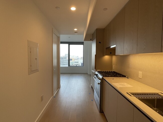Building Photo - 2315 44th Dr