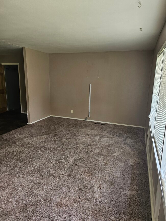 Foto del edificio - 420 Edgeknoll Ln